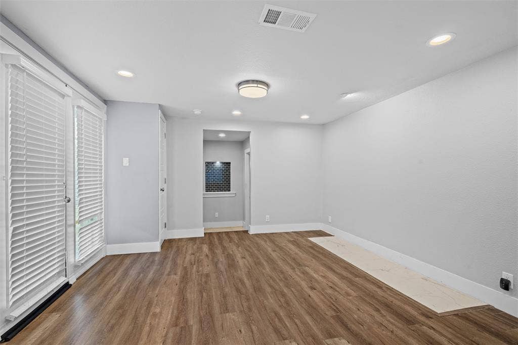 3514 Larry Street, Rowlett, TX 75088 3514 Larry Street, Rowlett, TX 75088