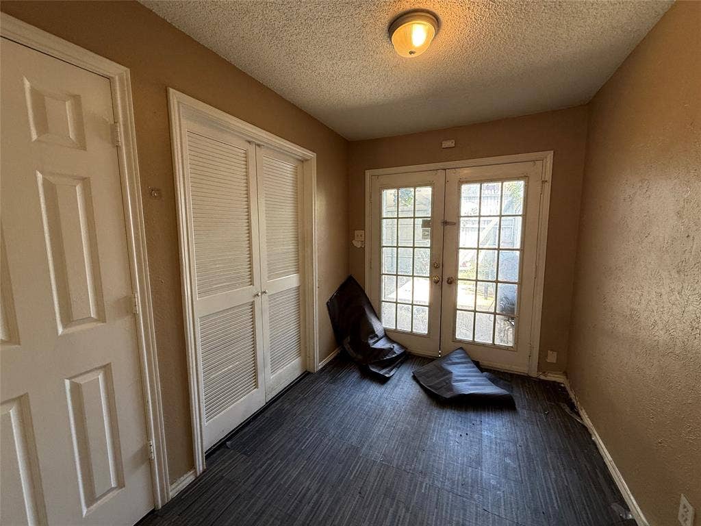 8837 Saint Thomas Circle, Dallas, TX 75228 8837 Saint Thomas Circle, Dallas, TX 75228