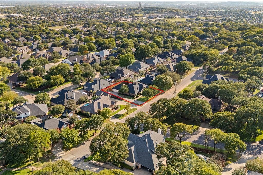 405 Lincoln Oaks Drive, Burleson, TX 76028