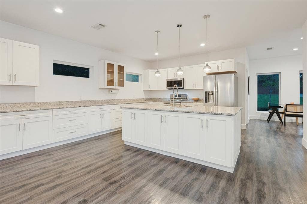1115 Moonlight Bay Drive, Grand Prairie, TX 75104