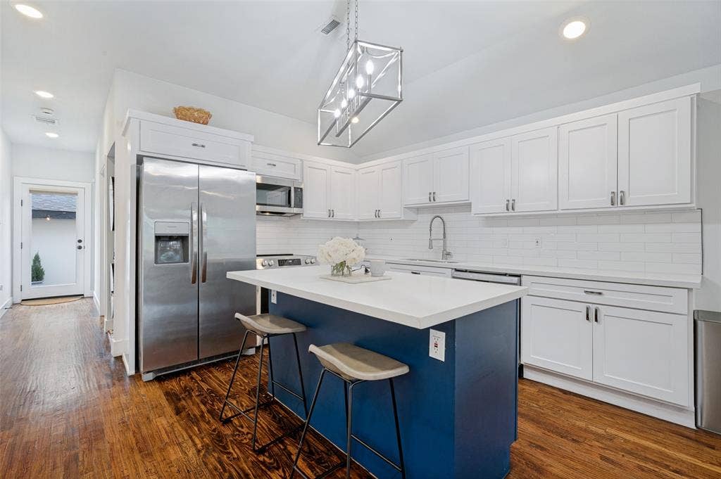 506 N Chestnut Street, McKinney, TX 75069 Main Residence | Open Kitchen with Generous Storage + Prep Space
