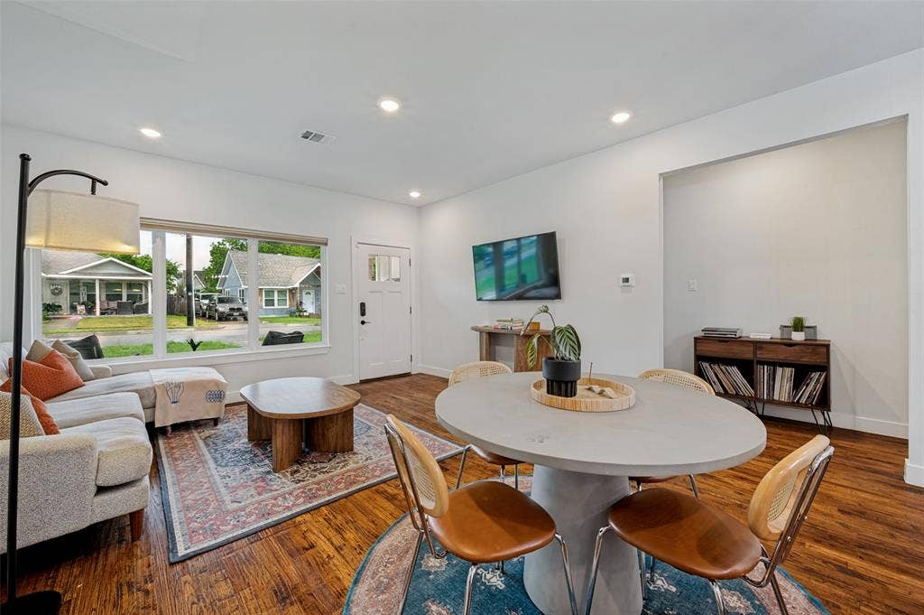 506 N Chestnut Street, McKinney, TX 75069 Main Residence | Open-Concept Living