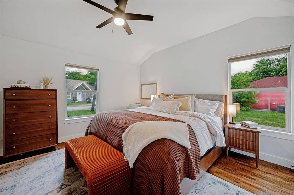 506 N Chestnut Street, McKinney, TX 75069 Main Residence | Primary Bedroom with Walk-In Closet