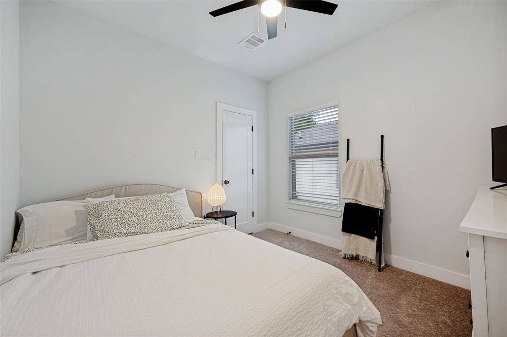 506 N Chestnut Street, McKinney, TX 75069 Main Residence | Bedroom 4 with Walk-In Closet