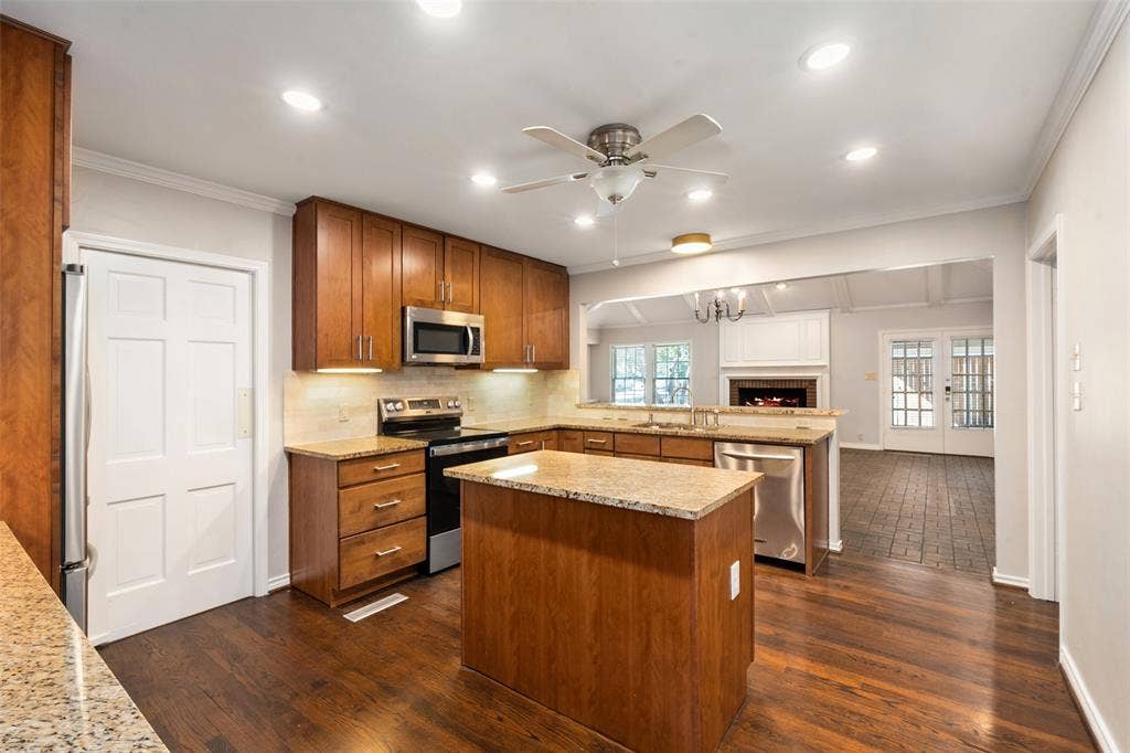 4236 Amherst Avenue, University Park, TX 75225 4236 Amherst Avenue, University Park, TX 75225