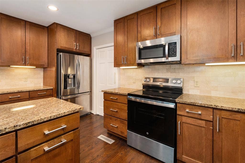 4236 Amherst Avenue, University Park, TX 75225 4236 Amherst Avenue, University Park, TX 75225