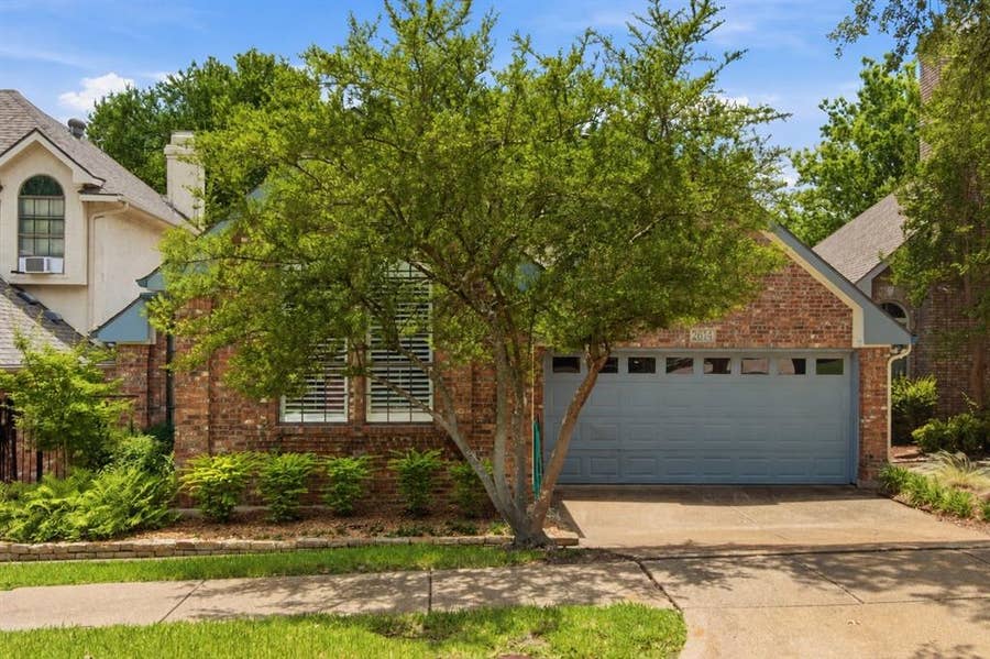 Property photo for 2614 Rockport Circle, Garland, TX