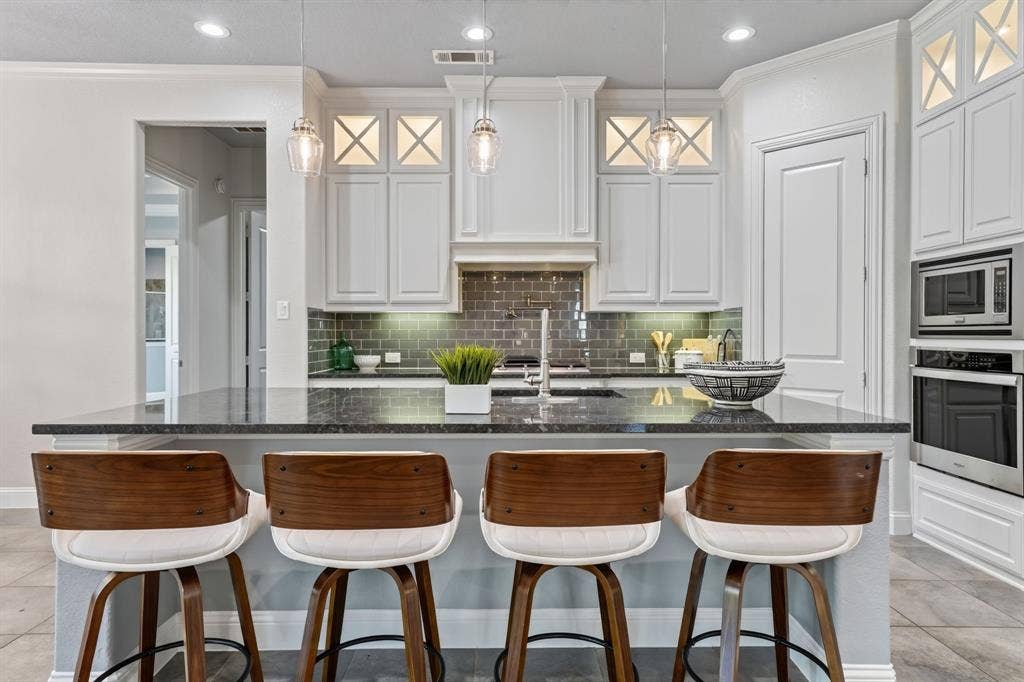 6451 Still Waters Court, Midlothian, TX 76065 6451 Still Waters Court, Midlothian, TX 76065