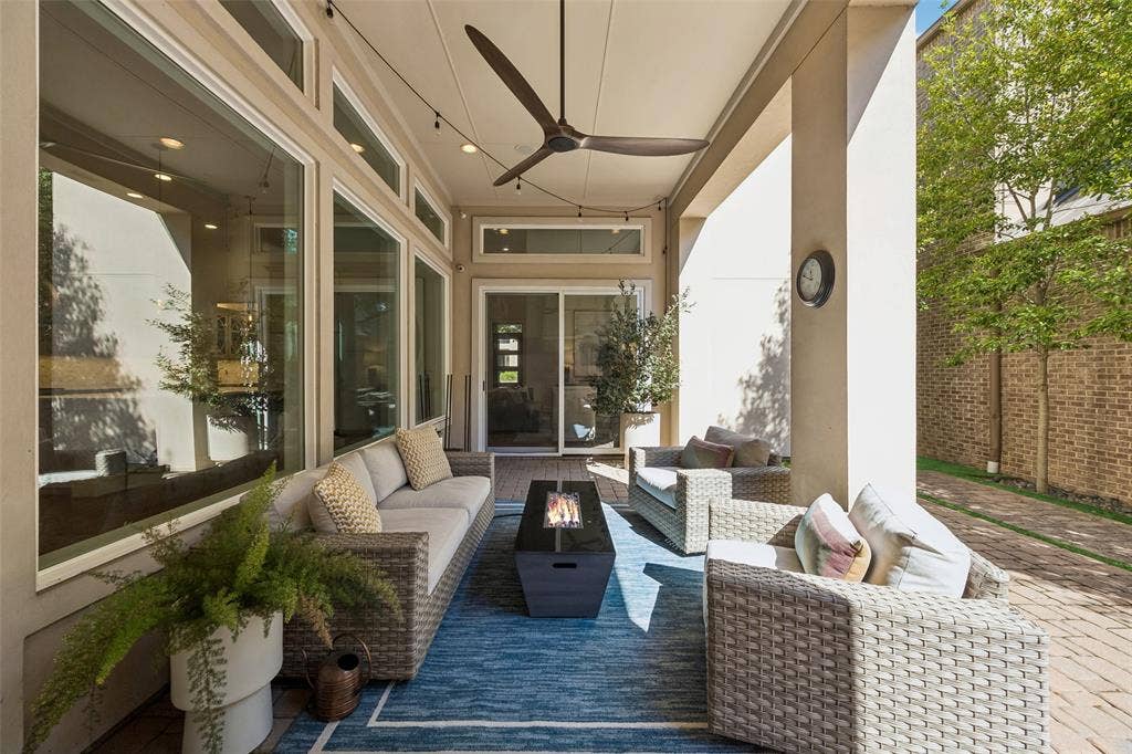 4509 Normandy - Tom Hughes Team - Covered Patio