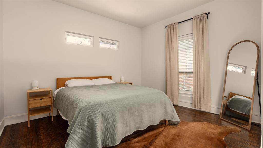 938 N Clinton Avenue, Dallas, TX 75208 938 N Clinton Avenue, Dallas, TX 75208