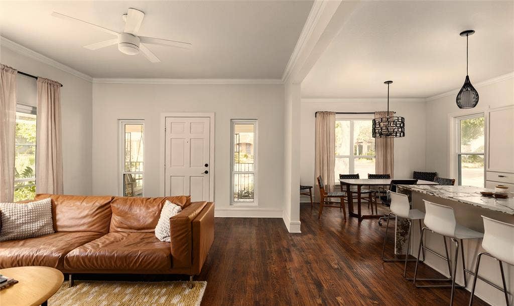 938 N Clinton Avenue, Dallas, TX 75208 938 N Clinton Avenue, Dallas, TX 75208