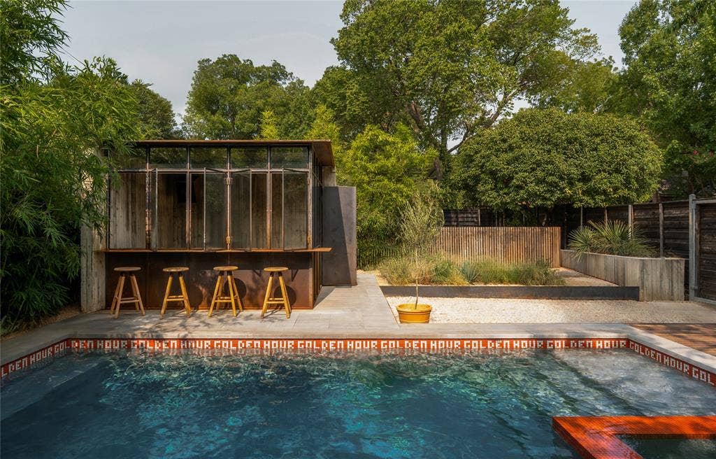 938 N Clinton Avenue, Dallas, TX 75208 938 N Clinton Avenue, Dallas, TX 75208