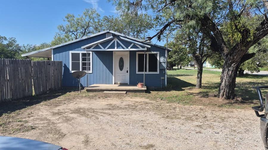 Property photo for 1006 SE Martin Luther King Jr Street SE, Mineral Wells, TX