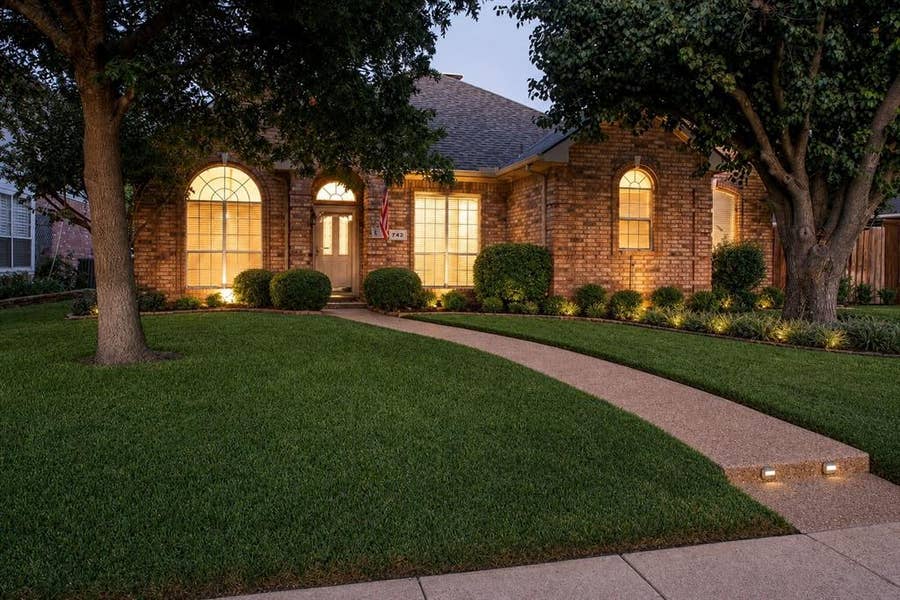Property photo for 742 Yellowstone Drive, Allen, TX