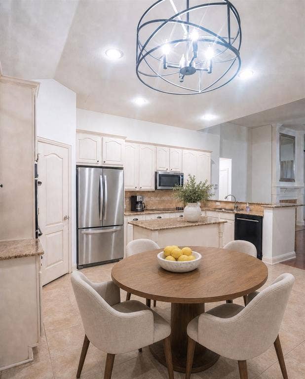 742 Yellowstone Drive, Allen, TX 75002 742 Yellowstone Drive, Allen, TX 75002