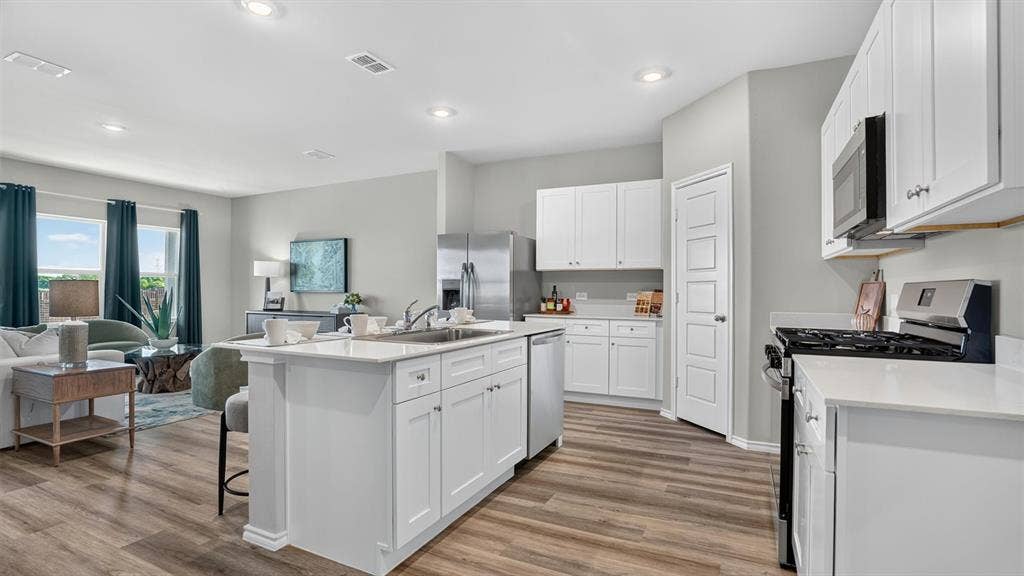 700 SMART STRIKE Trail, Granbury, TX 76049