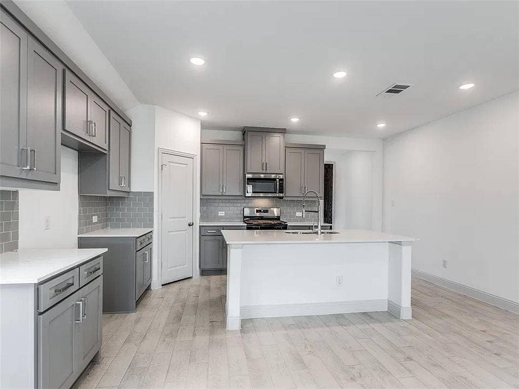 605 Parrino Parkway, Princeton, TX 75407