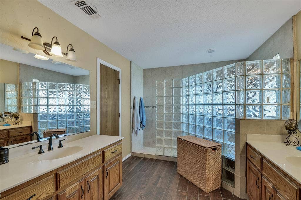 2020 Houston Road, Burleson, TX 76028 2020 Houston Road, Burleson, TX 76028