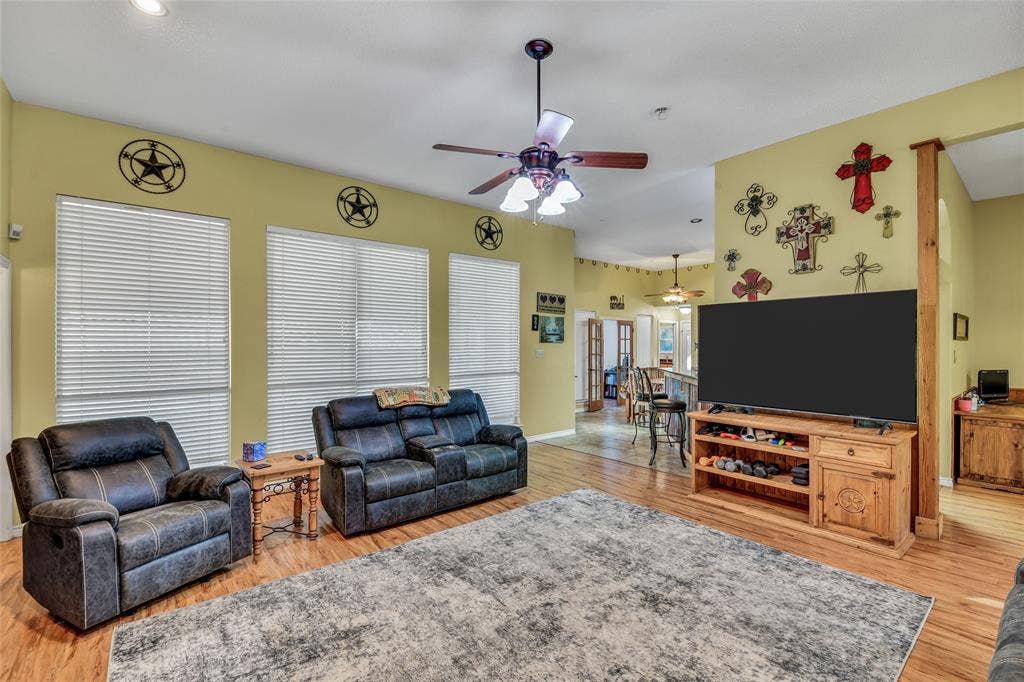 2020 Houston Road, Burleson, TX 76028 2020 Houston Road, Burleson, TX 76028