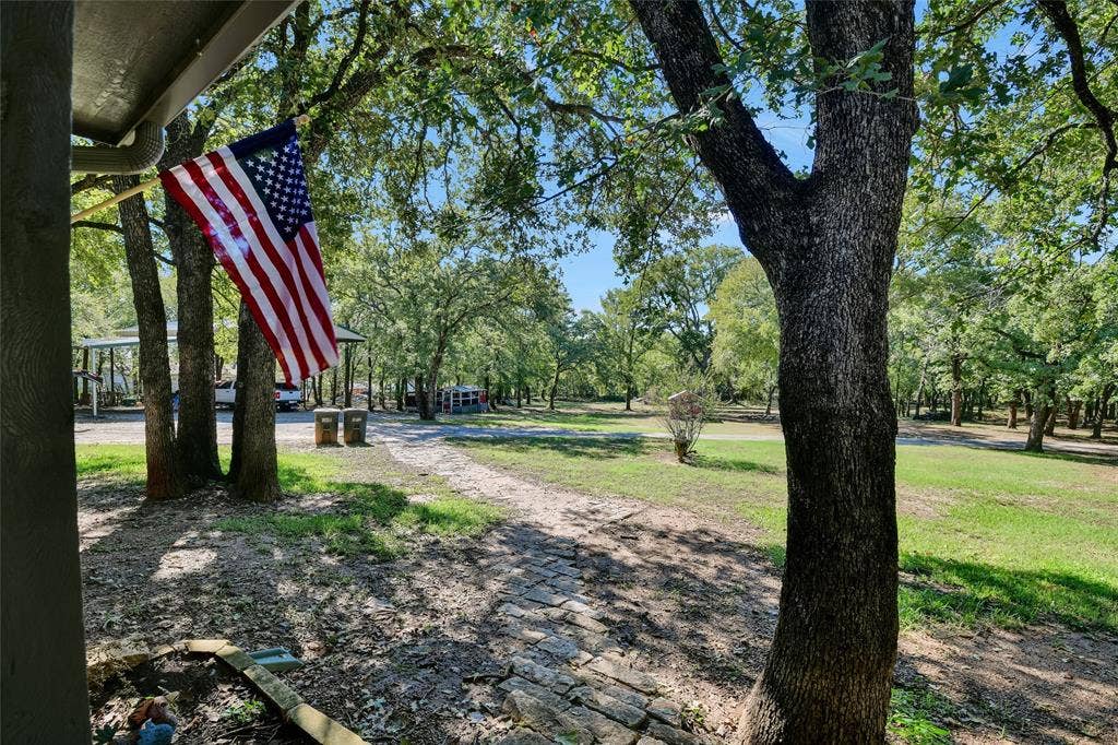 2020 Houston Road, Burleson, TX 76028 2020 Houston Road, Burleson, TX 76028