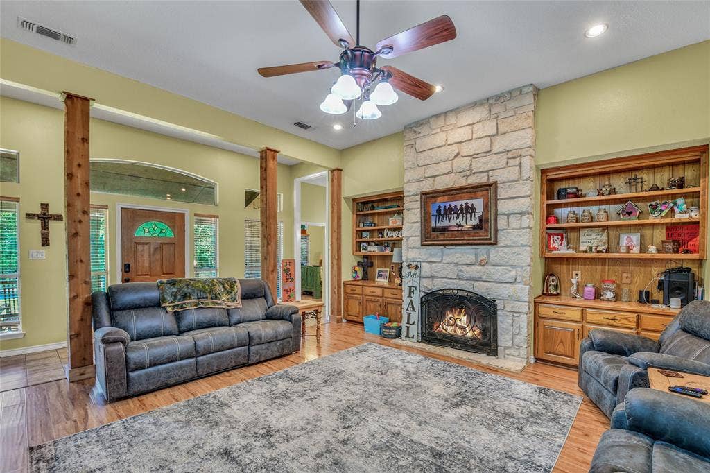 2020 Houston Road, Burleson, TX 76028 2020 Houston Road, Burleson, TX 76028
