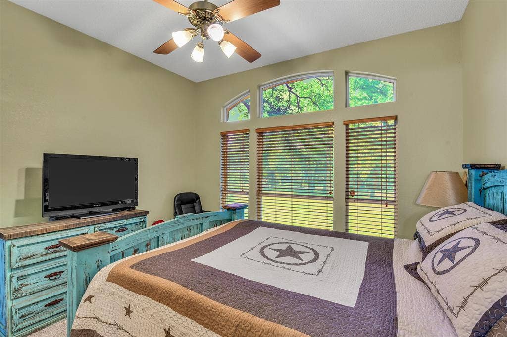 2020 Houston Road, Burleson, TX 76028 2020 Houston Road, Burleson, TX 76028