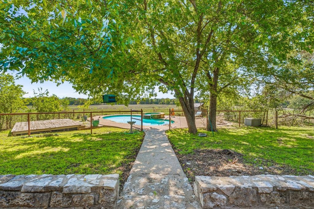 849 County Road 2480, Hico, TX 76457