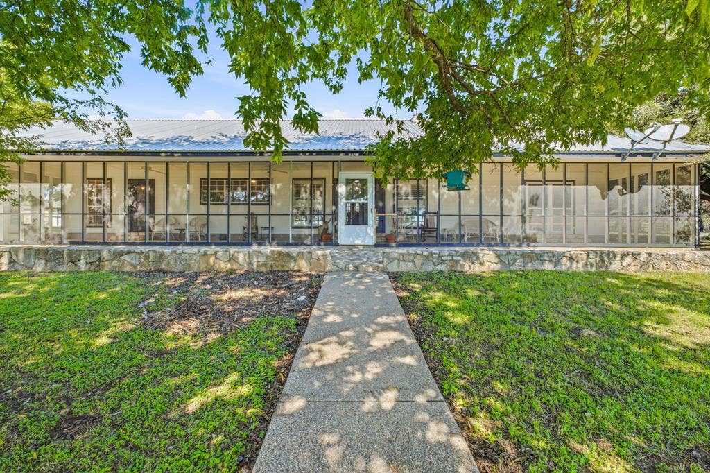 849 County Road 2480, Hico, TX 76457