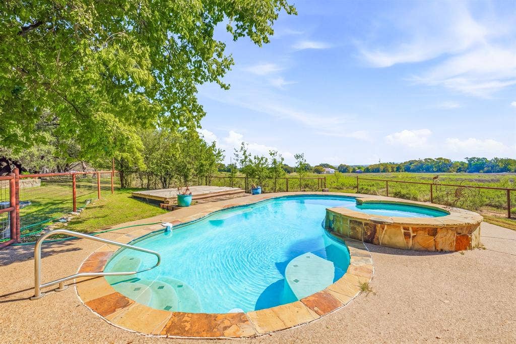 849 County Road 2480, Hico, TX 76457