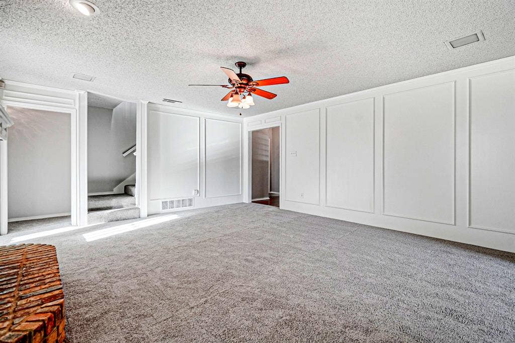 2110 Emerald Lake Drive, Arlington, TX 76013