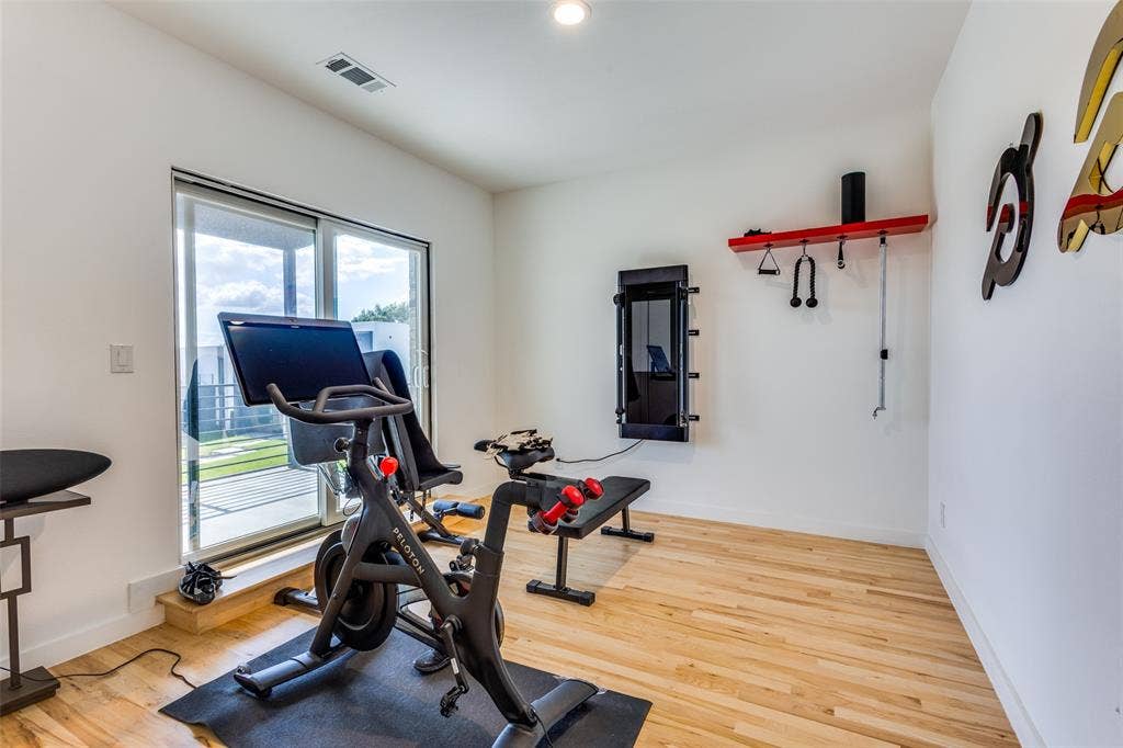 9774 Sunset Drive, Frisco, TX 75033 9774 Sunset Drive, Frisco, TX 75033