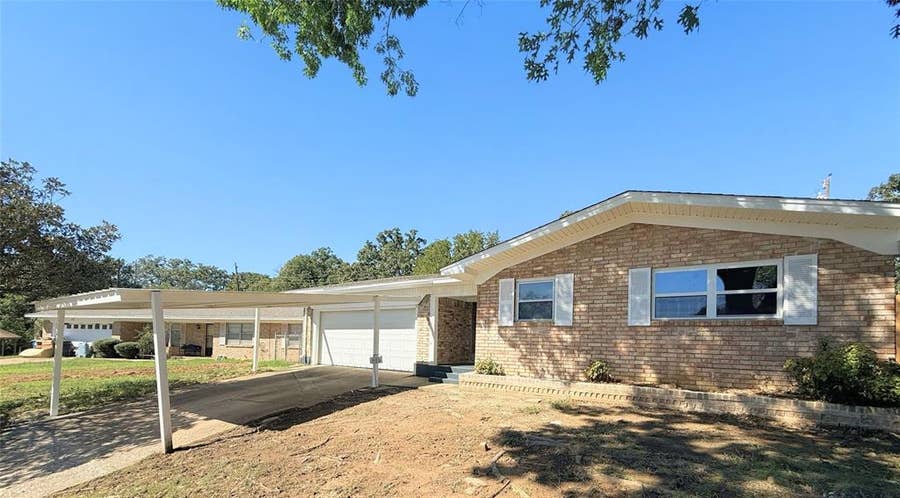 Property photo for 905 Seymore Circle, Denison, TX