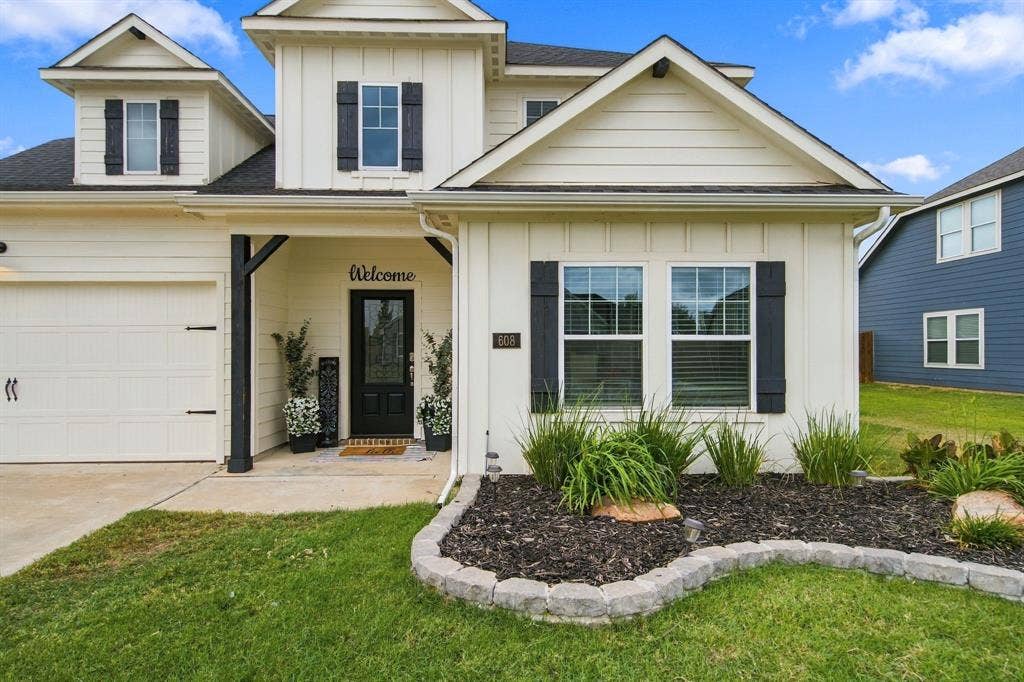 608 Finlee Way, Tioga, TX 76271
