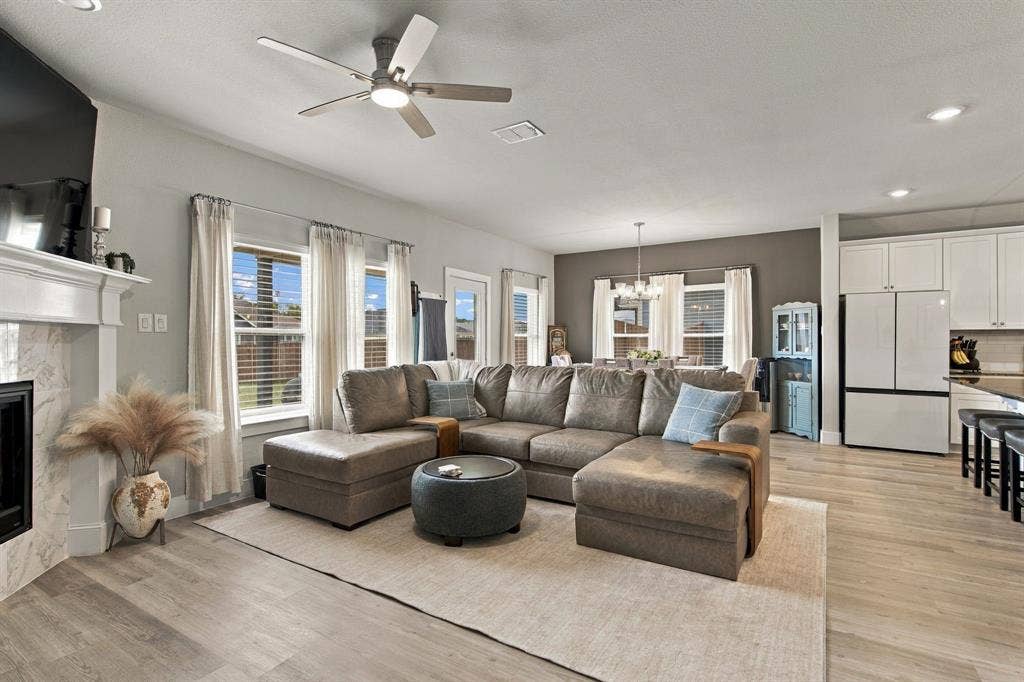 608 Finlee Way, Tioga, TX 76271