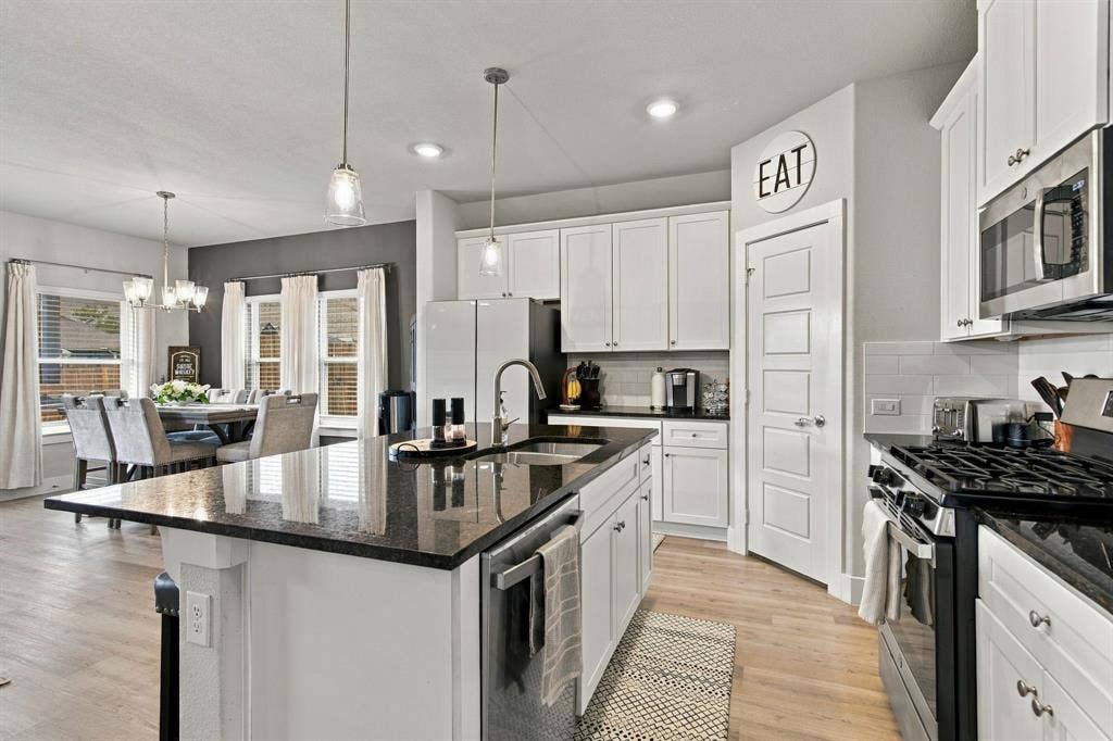 608 Finlee Way, Tioga, TX 76271