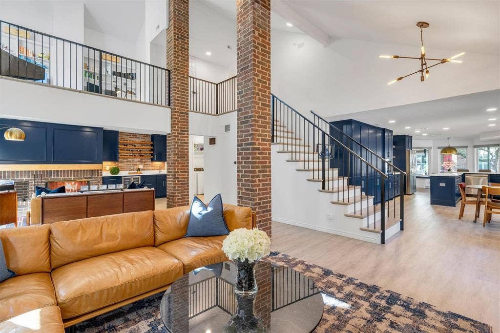3288 Lakenheath Place, Dallas, TX 75204 Living Room