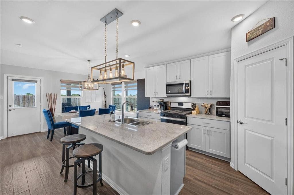 365 Mohan Drive, Royse City, TX 75189 365 Mohan Drive, Royse City, TX 75189