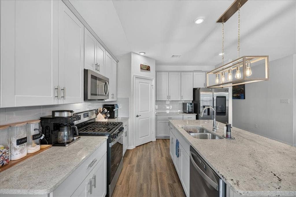 365 Mohan Drive, Royse City, TX 75189 365 Mohan Drive, Royse City, TX 75189