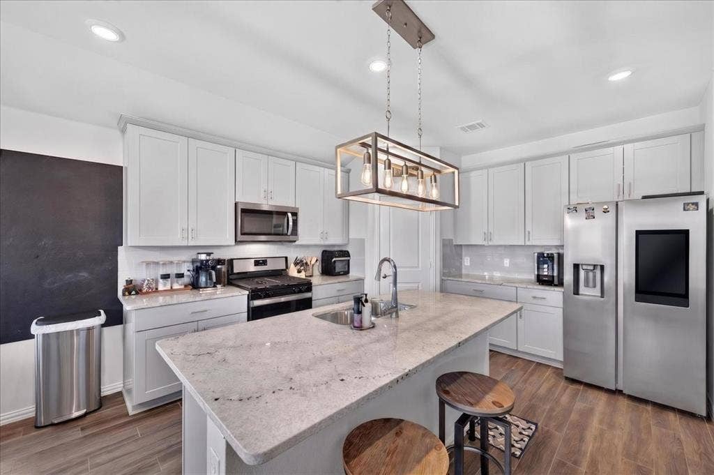 365 Mohan Drive, Royse City, TX 75189 365 Mohan Drive, Royse City, TX 75189