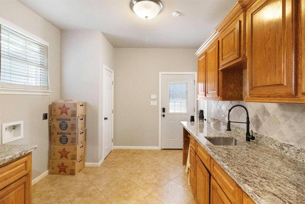 7899 US Highway 190 W, Livingston, TX 77351