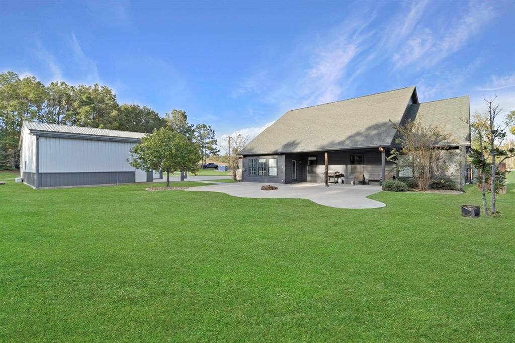 7899 US Highway 190 W, Livingston, TX 77351