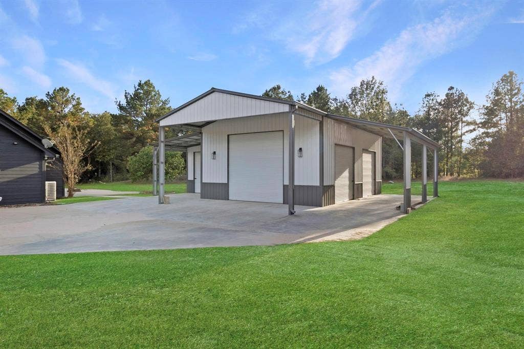 7899 US Highway 190 W, Livingston, TX 77351