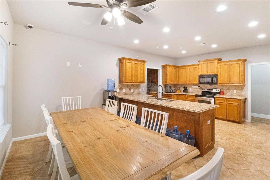 7899 US Highway 190 W, Livingston, TX 77351