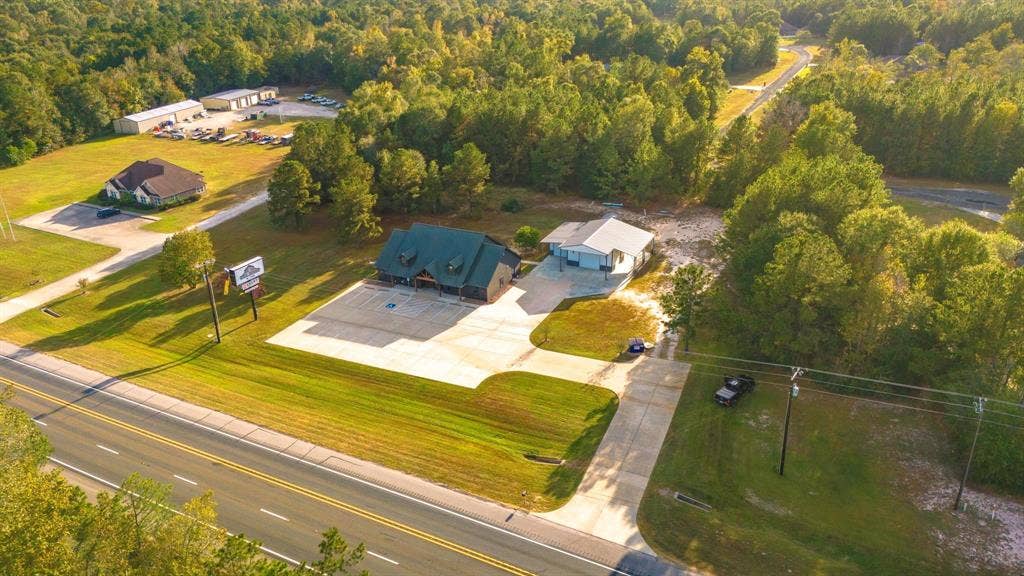 7899 US Highway 190 W, Livingston, TX 77351