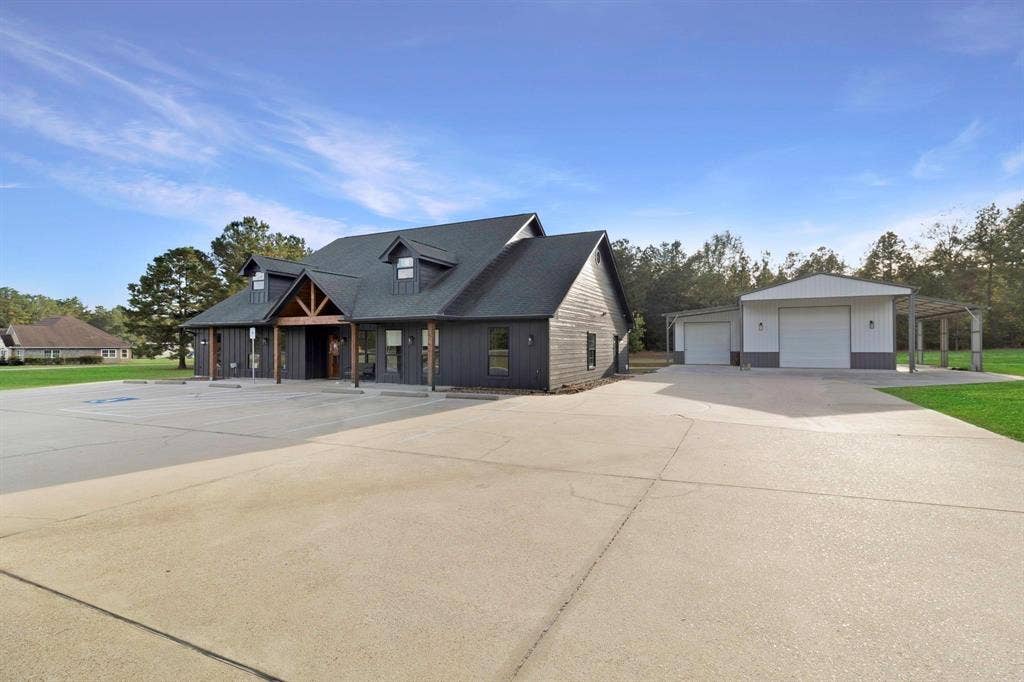 7899 US Highway 190 W, Livingston, TX 77351
