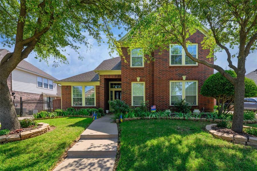 Property photo for 712 Twin Valley Drive, Murphy, TX