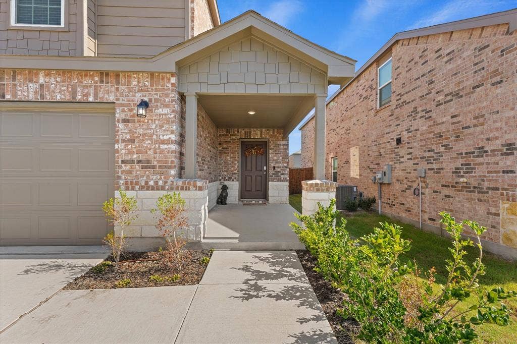 2111 Sugar Maple Lane, Forney, TX 75126 2111 Sugar Maple Lane, Forney, TX 75126