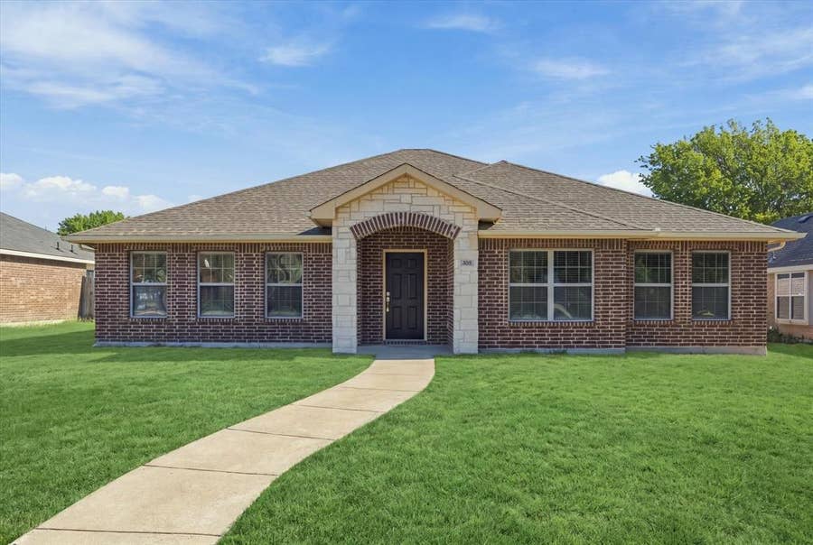 Property photo for 408 Northgate Drive, Terrell, TX