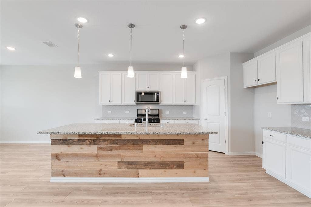 215 Hadley Lane, Fate, TX 75087 215 Hadley Lane, Fate, TX 75087