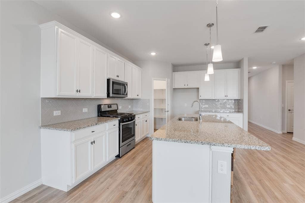 215 Hadley Lane, Fate, TX 75087 215 Hadley Lane, Fate, TX 75087
